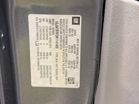 Used 2017 GMC Savana 2500 LT w/ LT Preferred Equipment Group RWD image 40