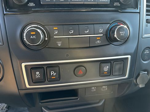 Used 2023 Nissan Titan S RWD image 23