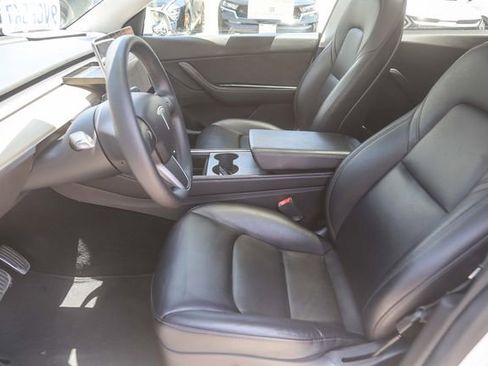 Used 2021 Tesla Model Y Long Range AWD/4WD image 17