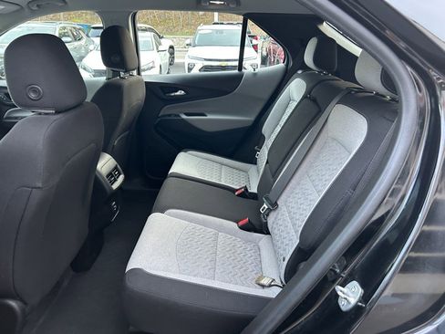 Used 2022 Chevrolet Equinox LS AWD/4WD image 25