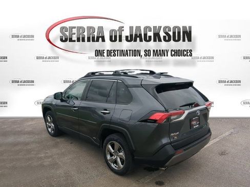 Used 2020 Toyota RAV4 Limited AWD/4WD image 6