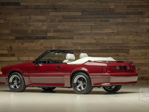 Used 1989 Ford Mustang GT RWD image 2