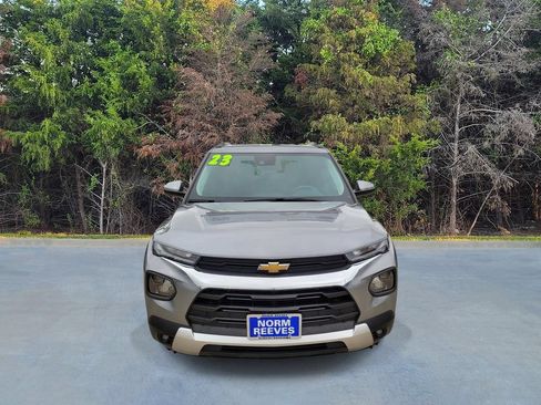 Used 2023 Chevrolet TrailBlazer LT FWD image 2