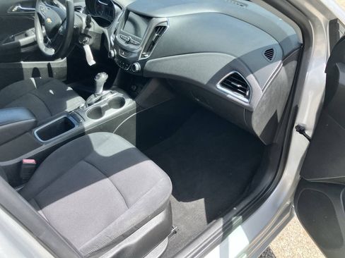 Used 2019 Chevrolet Cruze LT w/ LT Fleet Convenience Package FWD image 26
