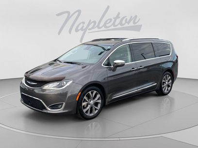 Used 2020 Chrysler Pacifica Limited w/ Tire & Wheel Group