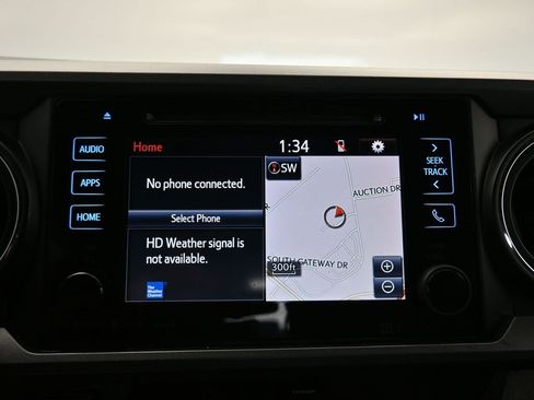 Used 2017 Toyota Tacoma TRD Off-Road image 16