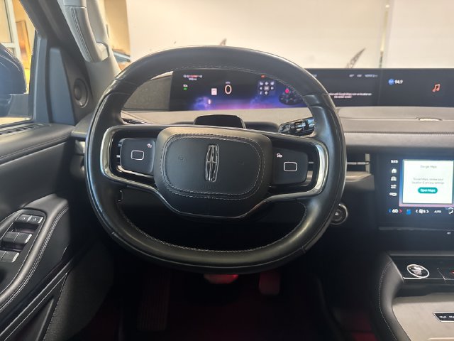 Used 2025 Lincoln Navigator Reserve AWD/4WD image 15