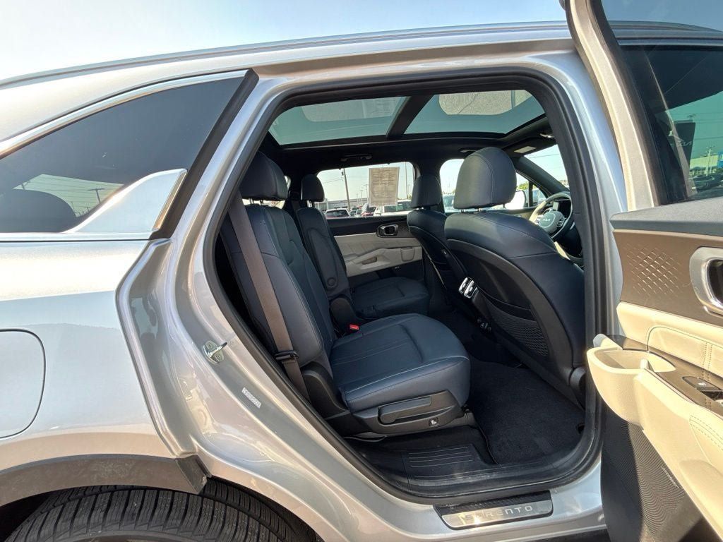 Used 2023 Kia Sorento SX Prestige AWD/4WD image 29