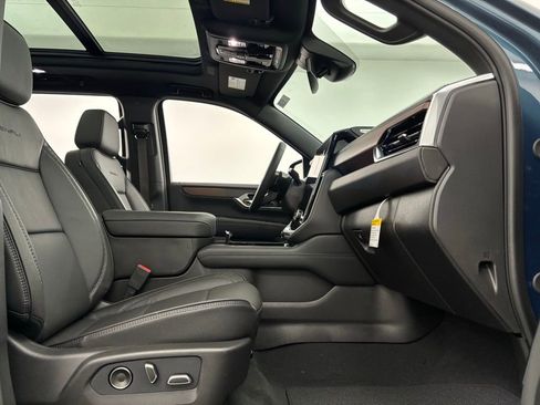 New 2026 GMC Yukon Denali w/ Sun & Power Step Package image 37