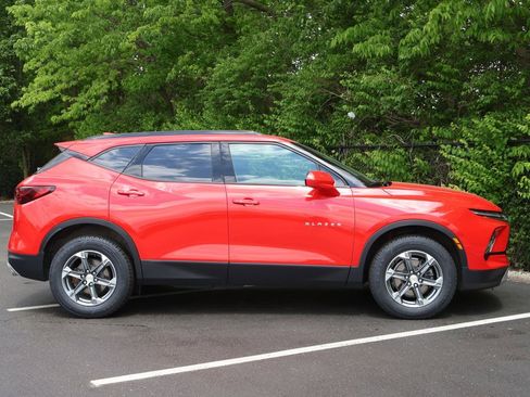 Used 2024 Chevrolet Blazer LT w/ Convenience Package FWD image 11