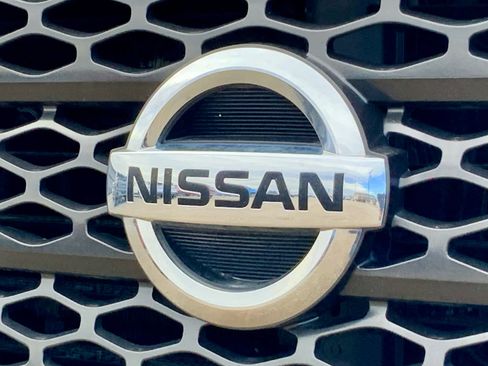 Used 2018 Nissan Titan PRO-4X image 18