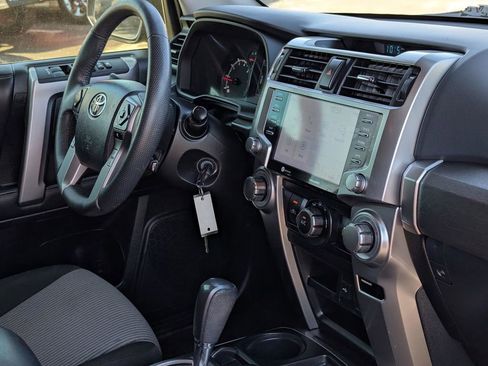 Used 2020 Toyota 4Runner SR5 RWD image 41