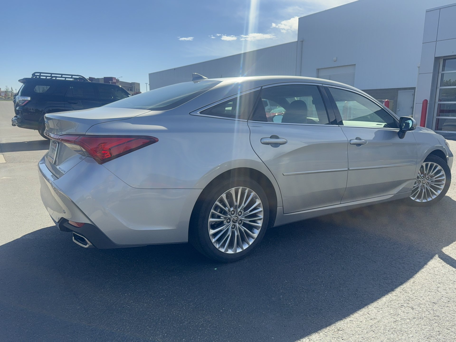 Certified 2021 Toyota Avalon Limited w/ Advanced Safety Package FWD image 33