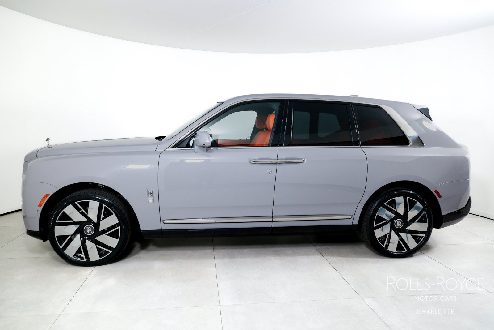 Used 2026 Rolls-Royce Cullinan AWD/4WD image 3