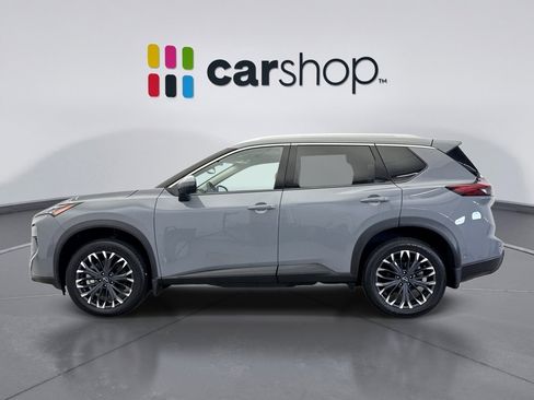 Used 2025 Nissan Rogue SL w/ Tech Package image 2