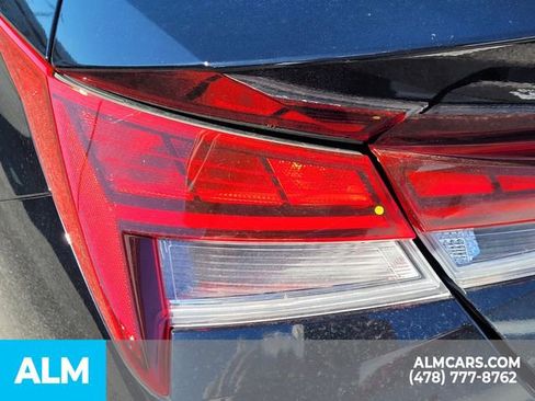 Used 2024 Hyundai Elantra Limited image 7