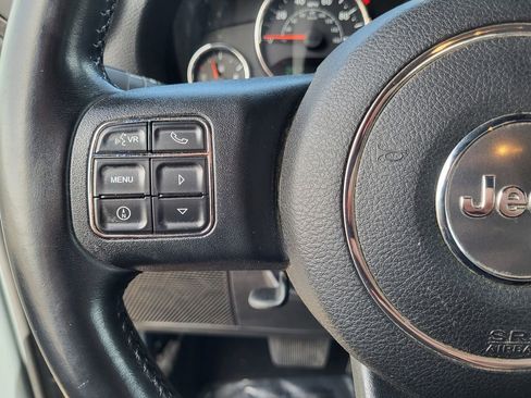 Used 2014 Jeep Wrangler Unlimited Rubicon w/ Connectivity Group image 19