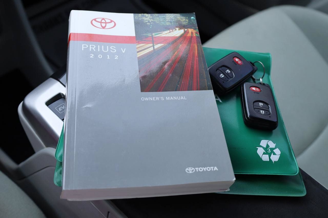 Used 2012 Toyota Prius V FWD image 13