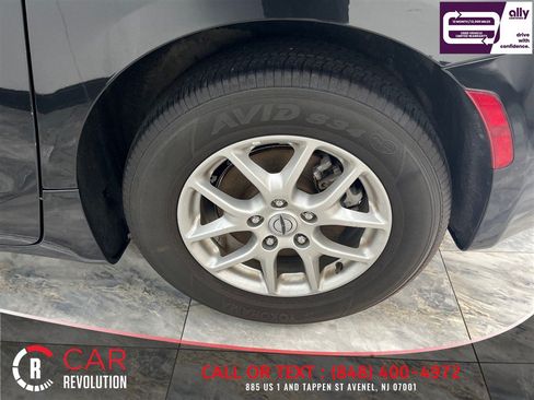Used 2023 Chrysler Pacifica Touring-L FWD image 51