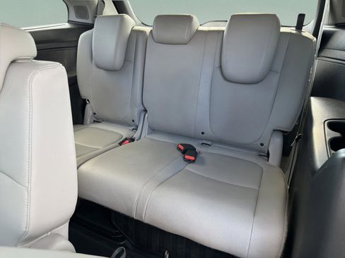 Used 2018 Honda Odyssey Elite image 25