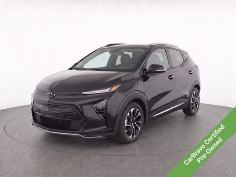 Used 2022 Chevrolet Bolt EUV Premier w/ Sun & Sound Package FWD image 1