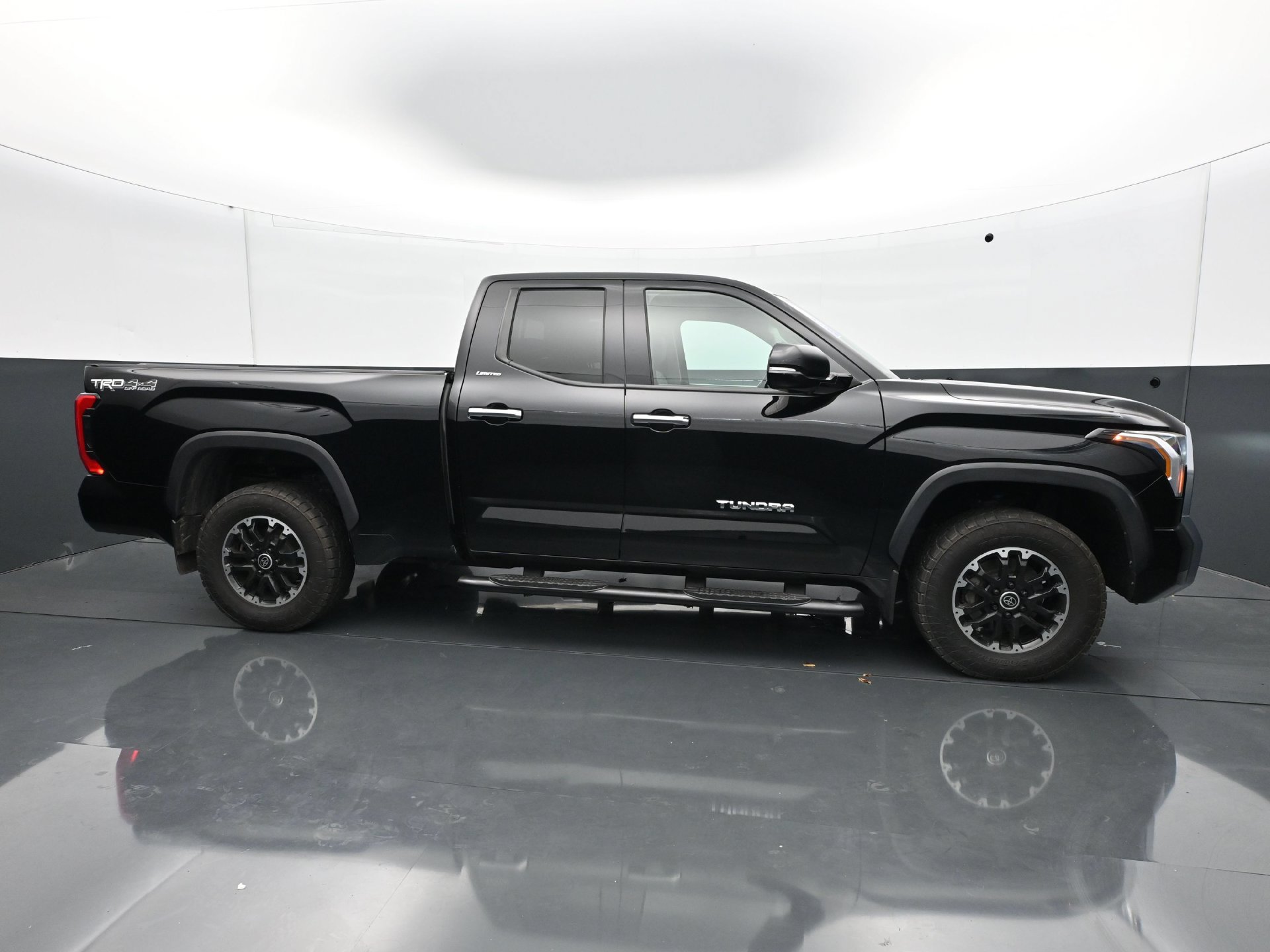Used 2022 Toyota Tundra Limited AWD/4WD image 8