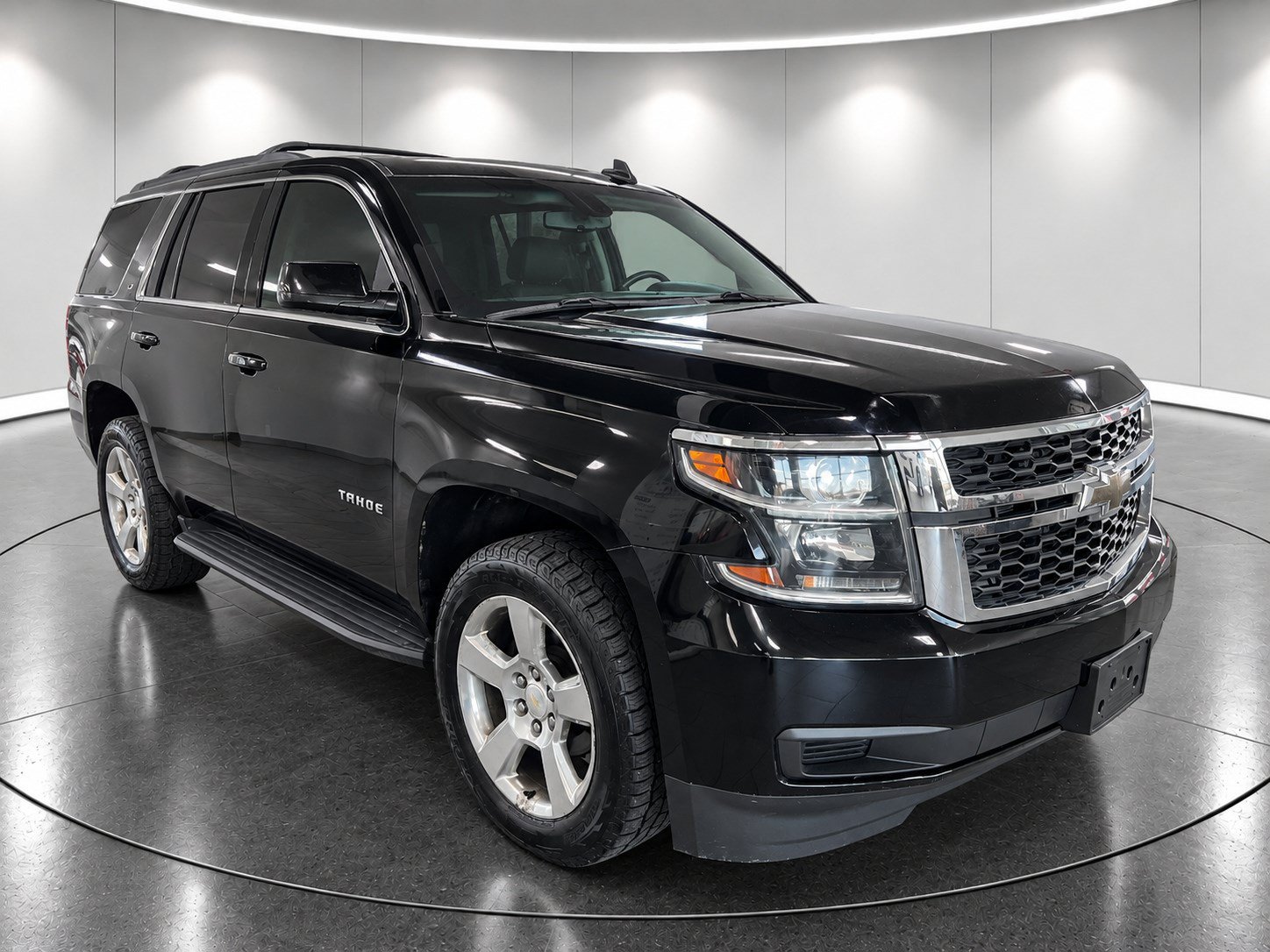 Used 2017 Chevrolet Tahoe LS w/ All-Season Package AWD/4WD image 3