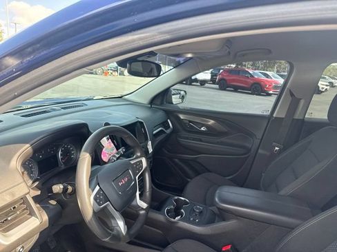 Used 2022 GMC Terrain SLE w/ Driver Convenience Package FWD image 10