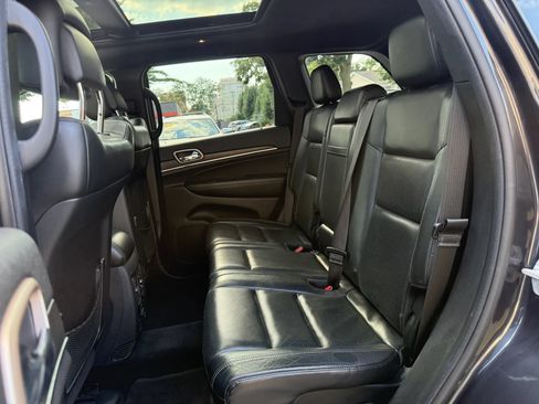 Used 2016 Jeep Grand Cherokee Limited w/ Luxury Group II AWD/4WD image 14