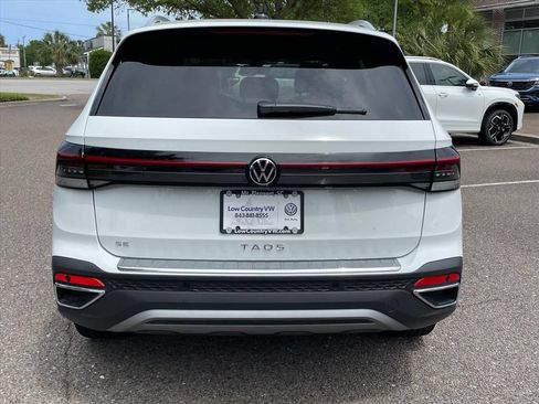 New 2026 Volkswagen Taos SE FWD image 21