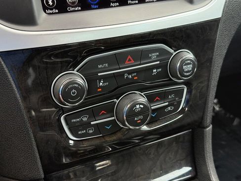 Used 2023 Chrysler 300 Touring L w/ Popular Equipment Group AWD/4WD image 19