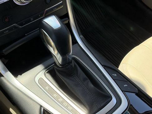 Used 2018 Ford Edge Titanium w/ Equipment Group 302A FWD image 9