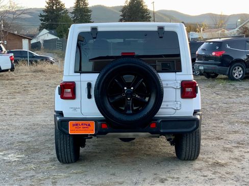 Used 2021 Jeep Wrangler Unlimited Sahara image 4