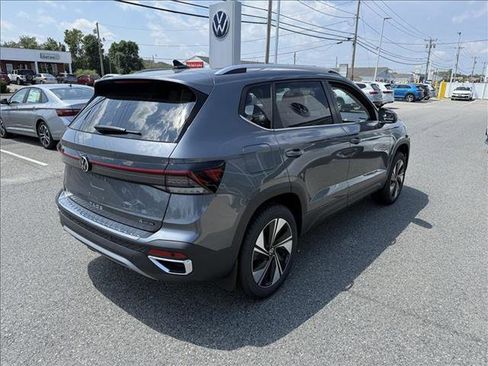 New 2026 Volkswagen Taos SE AWD/4WD image 6