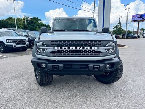 New 2026 Ford Bronco Badlands w/ Sasquatch Package AWD/4WD image 2