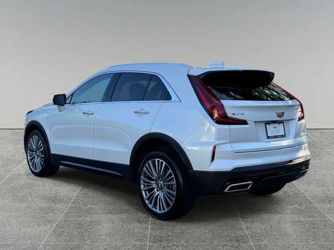 Used 2025 Cadillac XT4 Premium Luxury FWD image 12