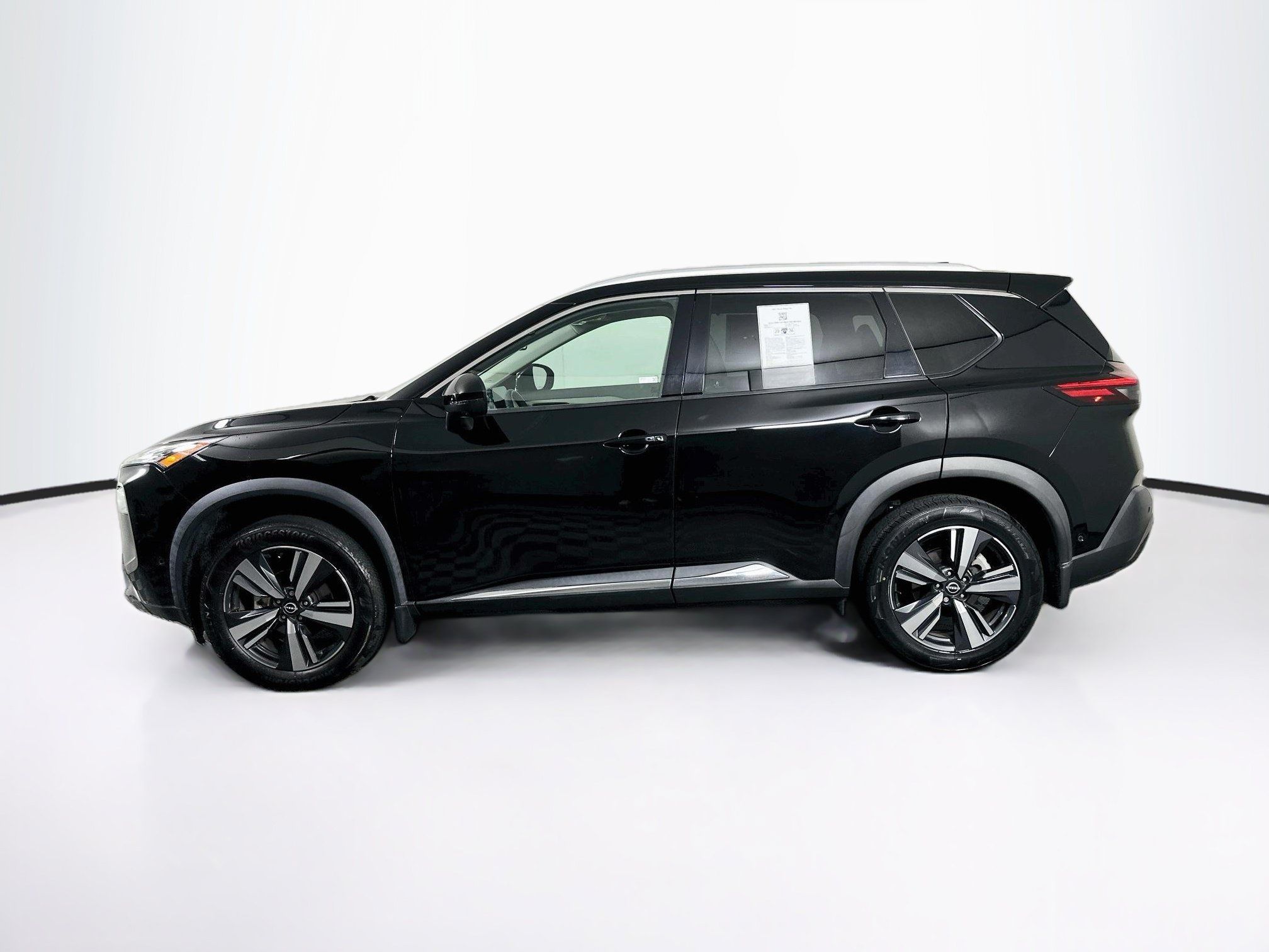 Used 2023 Nissan Rogue SL w/ SL Premium Package FWD image 4