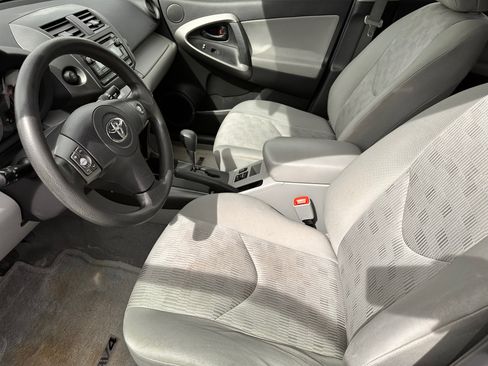 Used 2012 Toyota RAV4 4WD w/ Value Pkg image 5