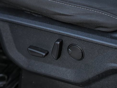 Certified 2022 Ford F150 XLT w/ Equipment Group 302A High image 18