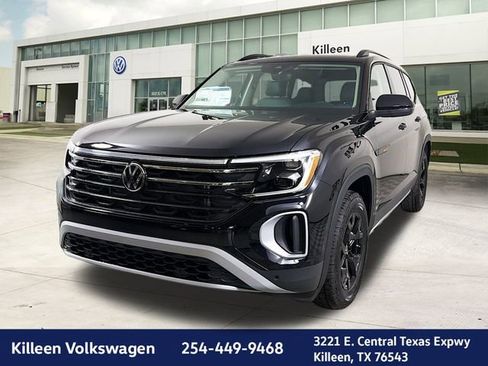 New 2026 Volkswagen Atlas Peak Edition image 3