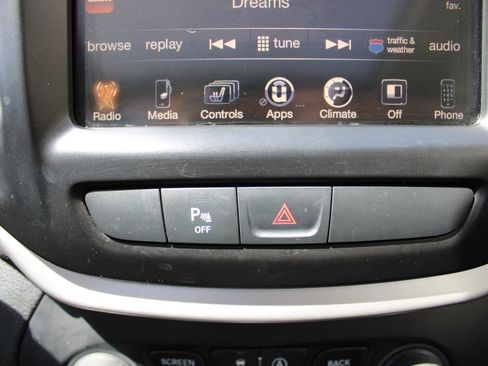 Used 2017 Jeep Cherokee Trailhawk image 22