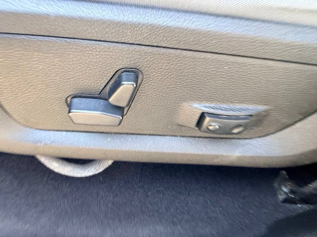 Used 2019 RAM 1500 Warlock AWD/4WD image 21