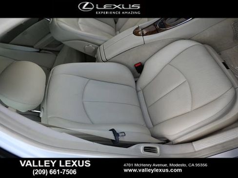 Used 2003 Mercedes-Benz E 500 Sedan image 16