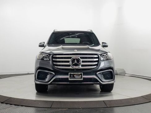 Used 2025 Mercedes-Benz GLS 450 4MATIC image 2