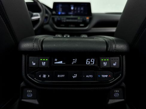 Used 2024 Toyota Grand Highlander AWD image 23