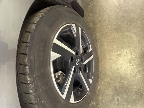 Used 2024 Nissan Sentra SV FWD image 13