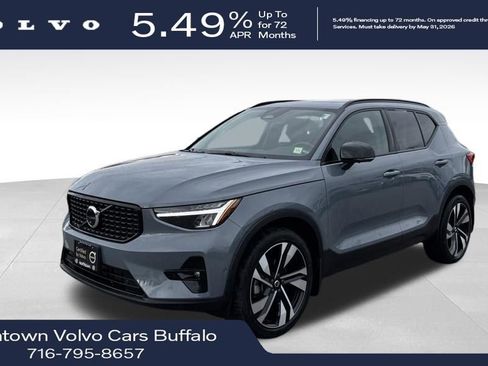 Used 2023 Volvo XC40 B5 Plus w/ Driver Assist Package AWD/4WD image 1