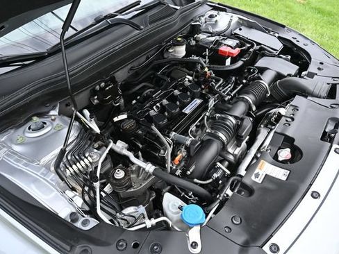 Used 2018 Honda Accord Sport image 14