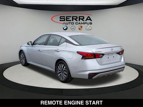 Used 2024 Nissan Altima 2.5 SV FWD image 11