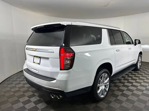 Used 2023 Chevrolet Suburban High Country image 3